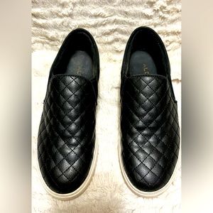 Aldo quilted, slip on sneaker. Size 6